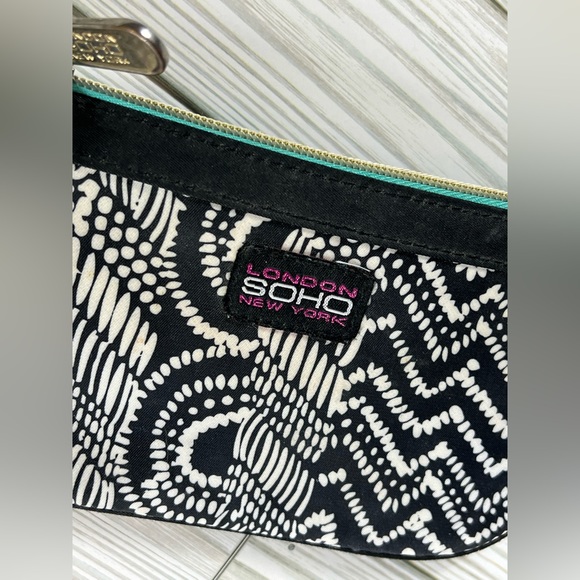 London Soho New York Wristlet - Picture 2 of 4